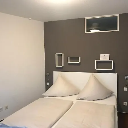 Astra מלון ראסטאט