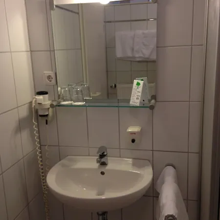 Astra Hotel 5*