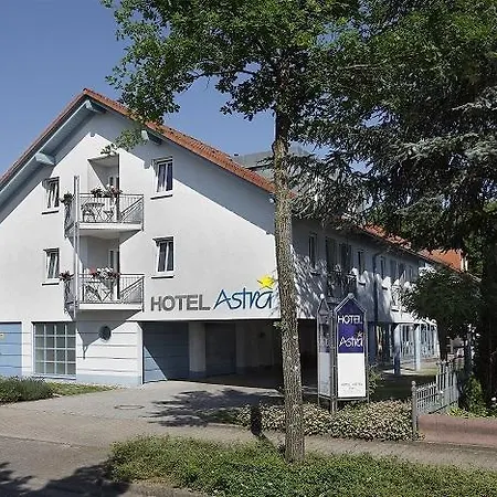 Отель Astra 5*